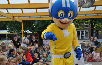 Hechtel-Eksel stimuleert met "High-Five”-project kinderen om te voet of met fiets naar school te komen